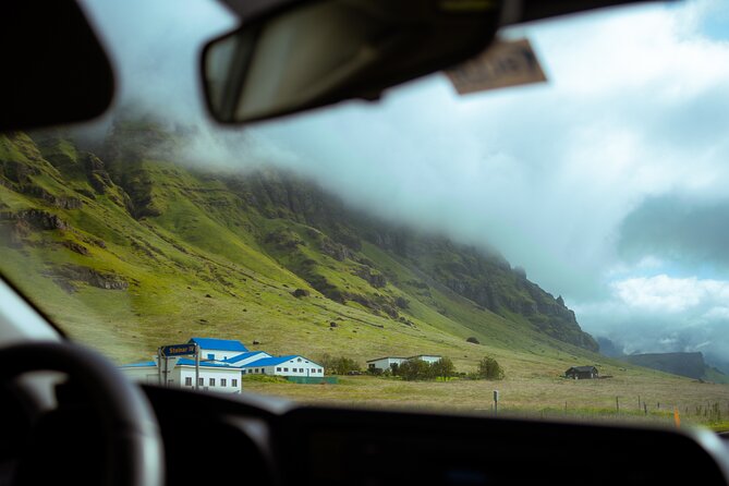 SOUTH COAST : The Discovery - Pickup in Reykjavik: hotel lobby to Land Cruiser at 8:00 am