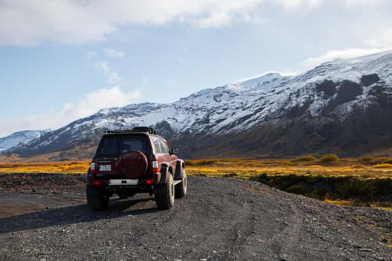 Super Jeep Private tour in Þórsmörk - The Nauthúsagil waterfall hike and the Gígjökull glacier view