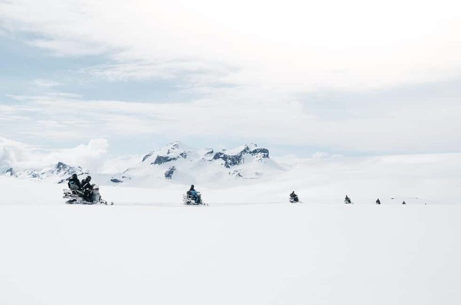 Superjeep Golden Circle and Glacier Snowmobile Tour - Snowmobiling on Langjökull: What One Guided Hour Feels Like