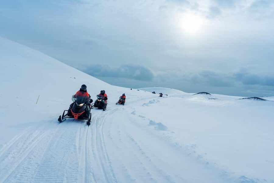 Superjeep Golden Circle and Glacier Snowmobile Tour - Food Timing: A 10-Hour Winter Schedule Needs Fuel