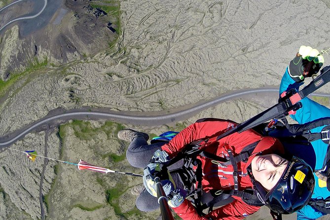 Tandem Paragliding over the Rugged Lava Fields at Blue Mountains - The Safety Briefing: Calm, Clear, and Specific