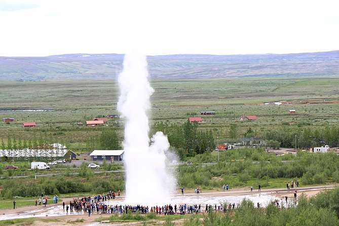 The Great Round Tour: Around Iceland in 13 Days - What You Pay for: 12 Nights, Meals, and Access to the Hard-to-Do Parts