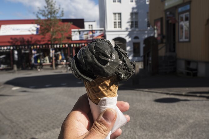 The Icelandic Sweet Tooth Tour - Dass Reykjavik: the skyr-cake beat that ties it together