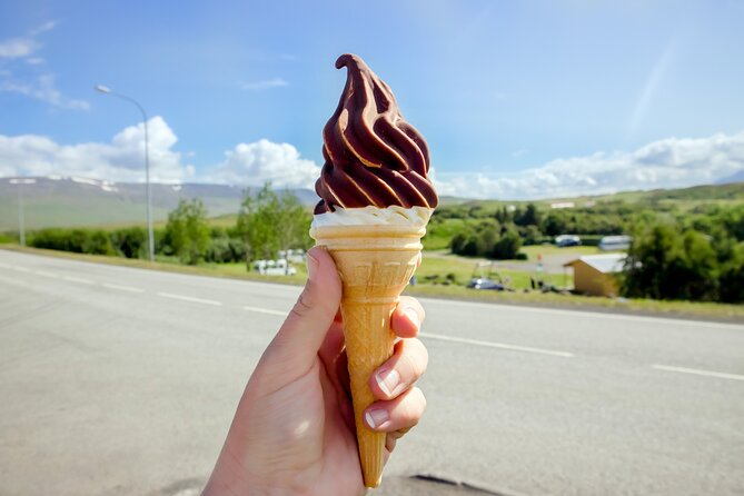 The Icelandic Sweet Tooth Tour - BakaBaka: Icelandic pastry comfort in a traditional setting