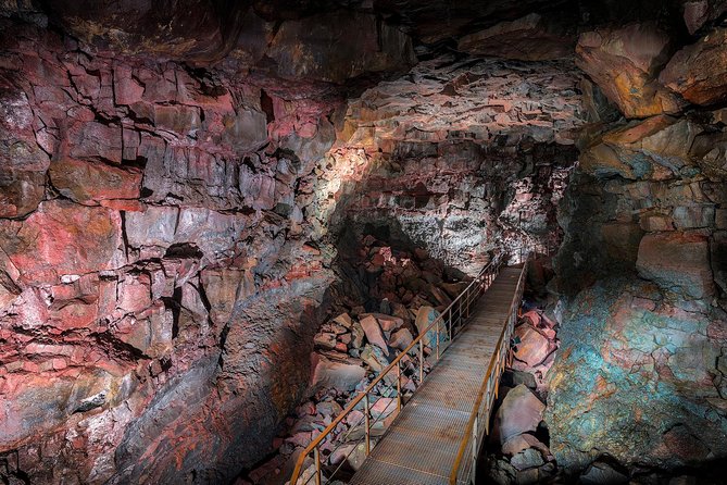 The Lava Tunnel Tour - Raufarhólshellir - Photography in the lava tube: getting good shots in real darkness