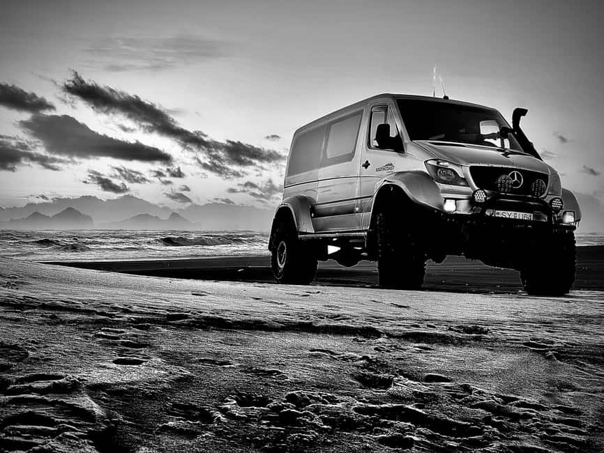 Þórsmörk by Super Jeep–Iceland’s Hidden Valley of Fire & Ice - Lunch, guide energy, and the small-group advantage