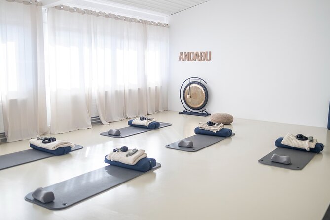 Transformative Breathwork Session with Andri - 1 Hour - Group size, atmosphere, and how that affects your focus