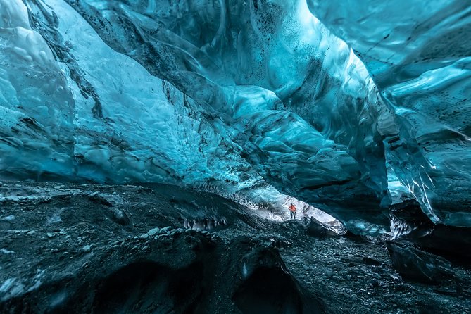 Treasure Iceland - Ice Cave Discovery - The glacier hike (about 3 hours): photo time and steady pacing