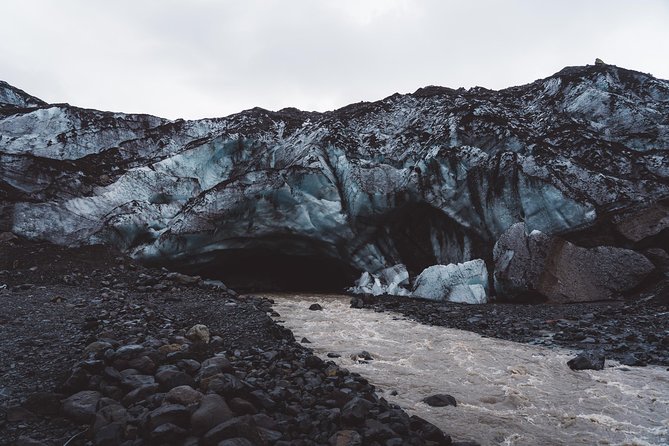Vatnajökull Guided Beginner Glacier Walk with 4x4 Transfer - Group size and the beginner advantage