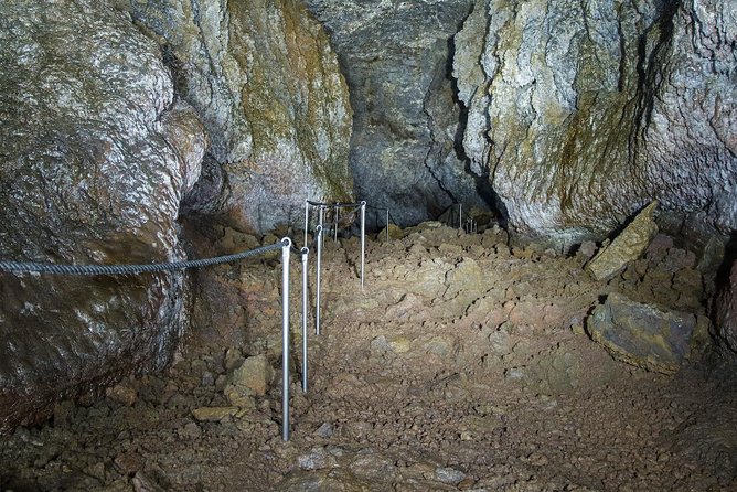 Vatnshellir Cave Tour - The 45-minute guided tour, step-by-step underground