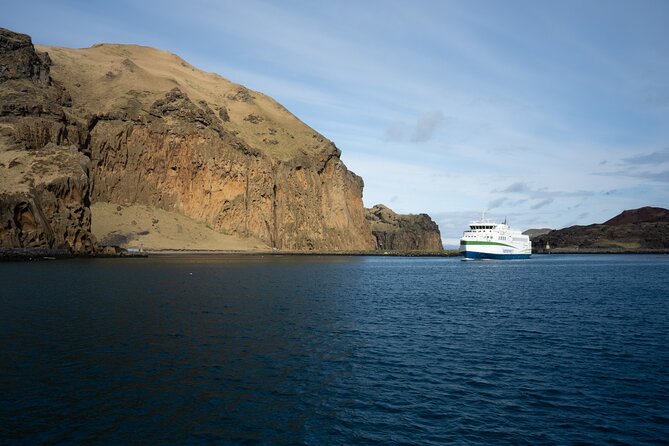 Vestmannaeyjar, Puffins & Volcanoes Small Group Day Tour - Halldórsskora Elephant Rock, a basalt clue to the eruption