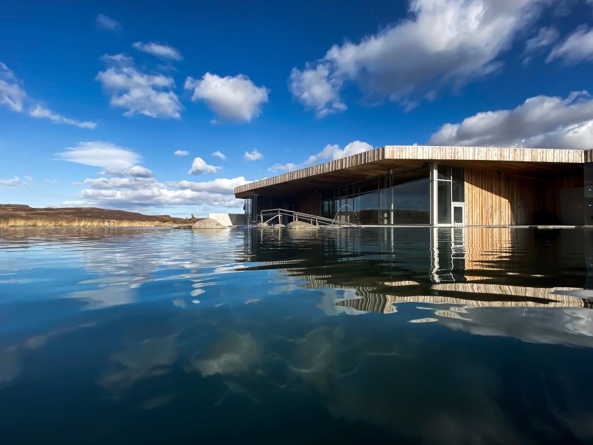 Vök Baths: East Iceland Geothermal Baths Entry - Check in and your first steps inside the baths