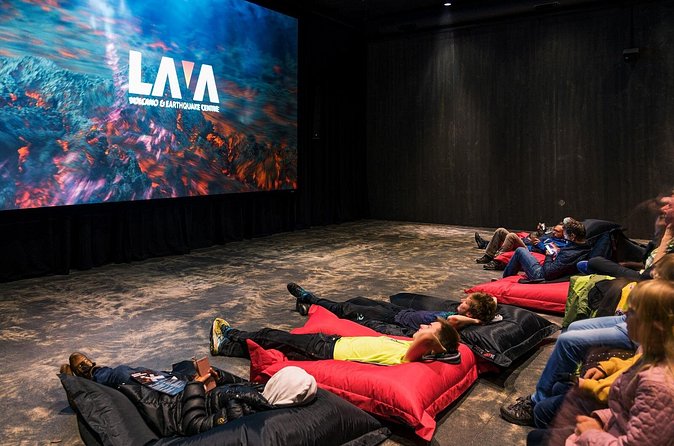 Volcano Cinema All the latest eruption in Iceland in 4K quality - Exhibition time and the observation platform views from the roof