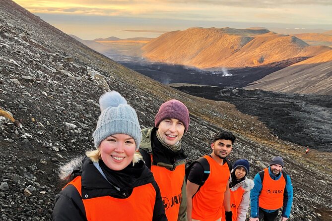 Volcano Eruption Site Hike & Reykjanes Tour from Reykjavik - Stop 1: Kleifarvatn Lake for quick, dramatic views