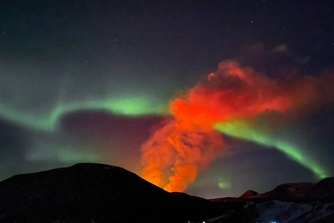 Volcano Hike & Northern Lights Combo Tour - The day’s timing: 11:00am hike start, then a 21:30 northern lights run